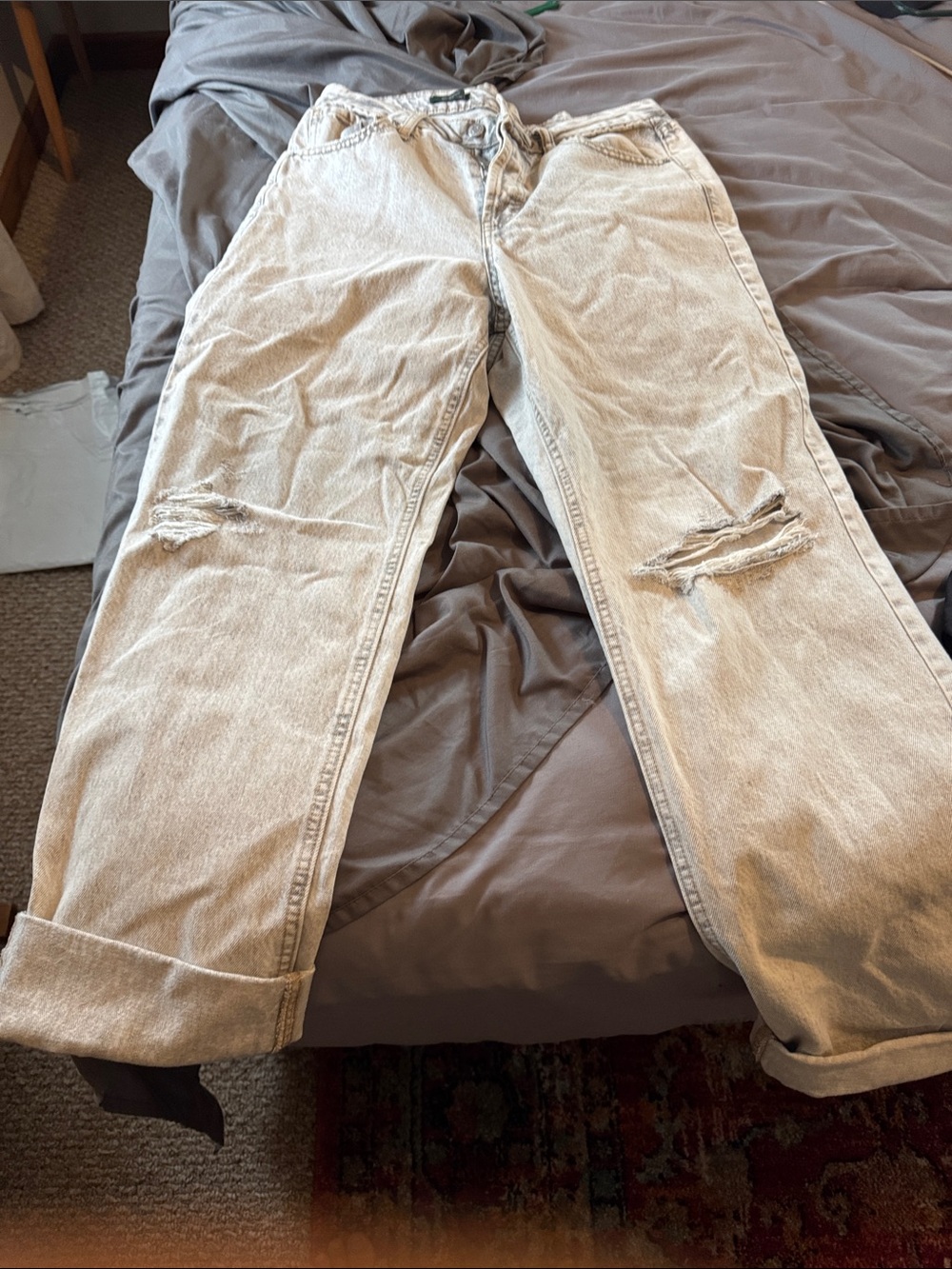 Wild fable Relaxed women’s Jeans in Light with Knee Distressing